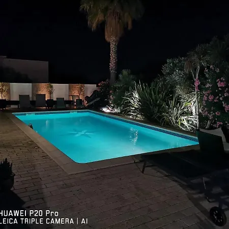 Les Fruitiers Bed & Breakfast